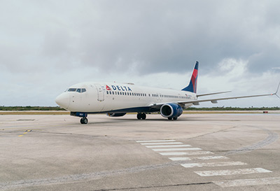 Delta Airlines arriving on Bonaire Delta Airlines arriving on Bonaire