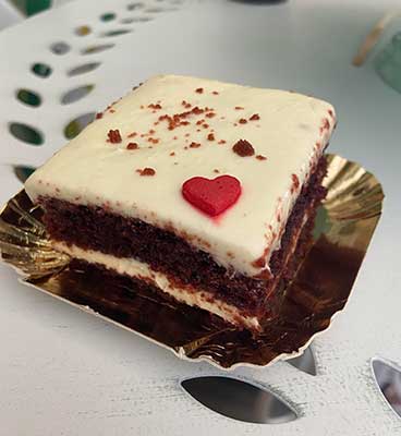 red-velvet Pumpkin soup with cream puffs